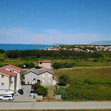 Apartman In With Terrace, Air Conditioning, Wi-fi