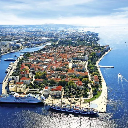 In With Terrace, Air Conditioning, Wi-fi Apartman Vrsi